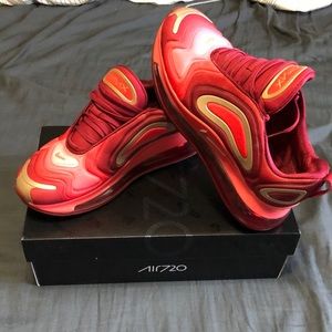 Nike Air Max 720 (grade school 6.5)